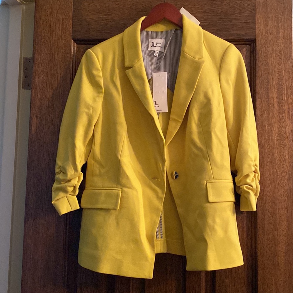 Size medium new/never worn yellow/mustard color jacket w/ 2 matching shirts.